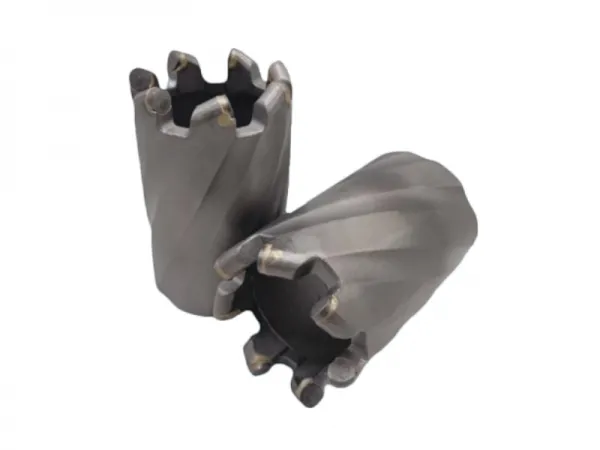 Broca de doble núcleo en espiral