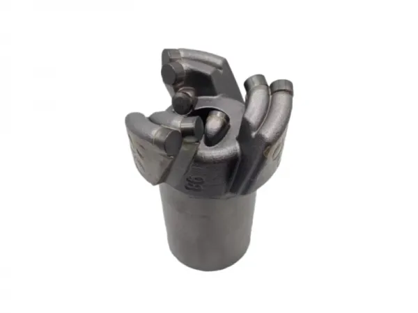 Broca empotrada en espiral de tres alas